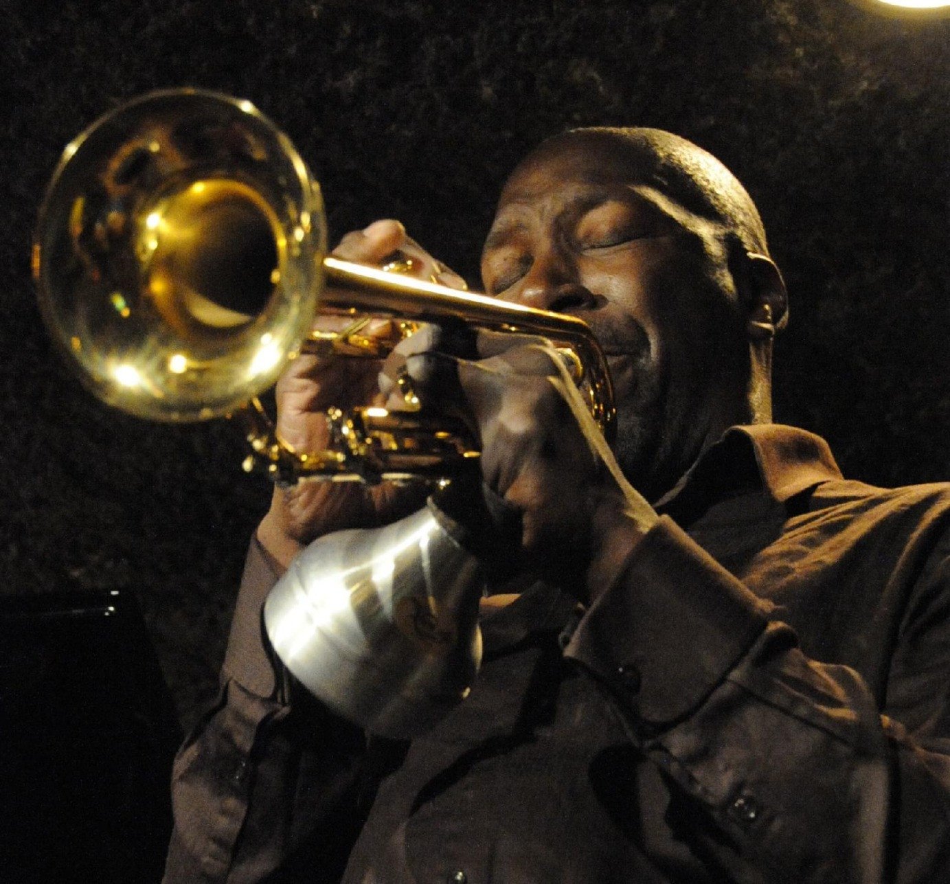 Freddie Dunn playing trumpet live